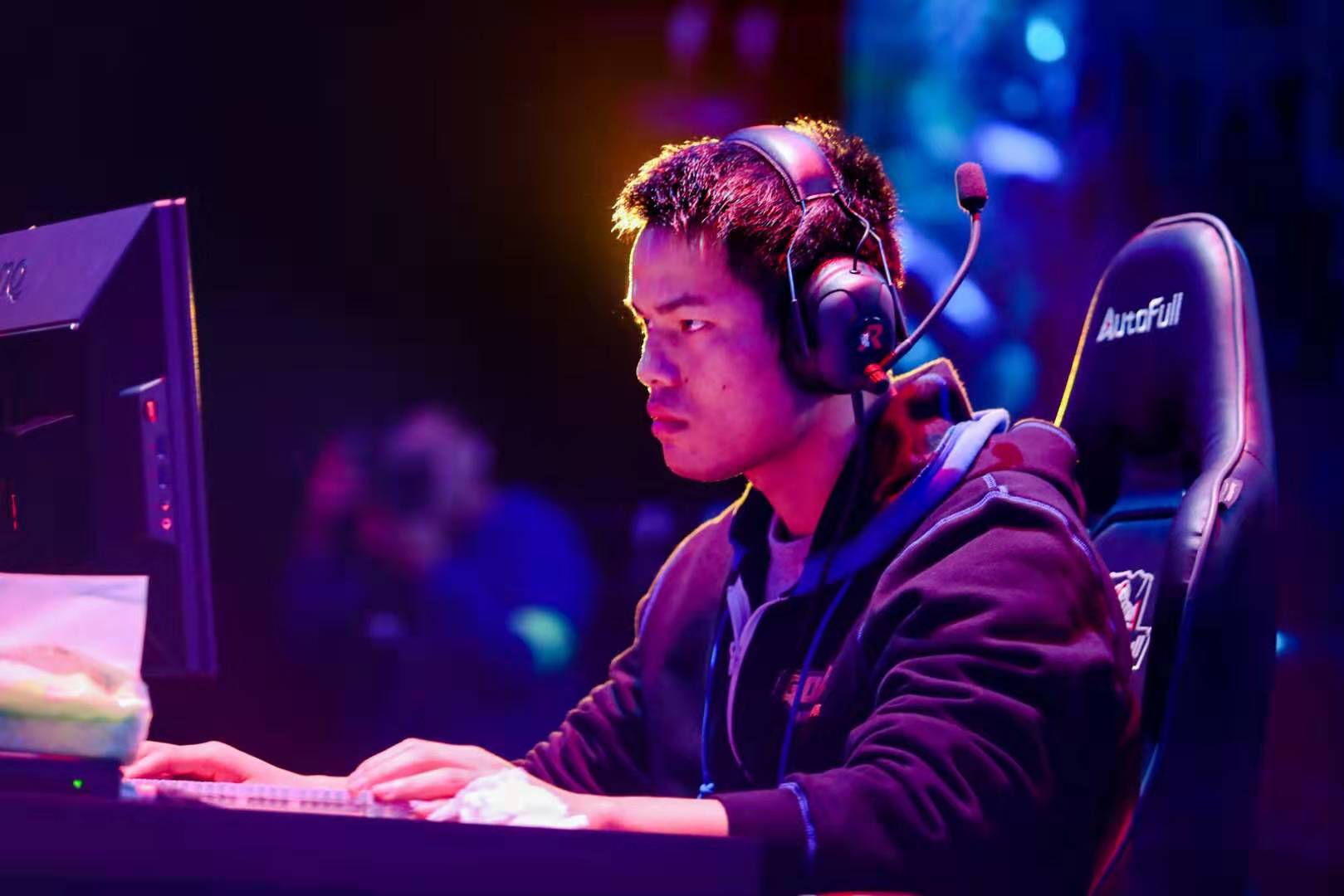 到足球的純 到足球的純