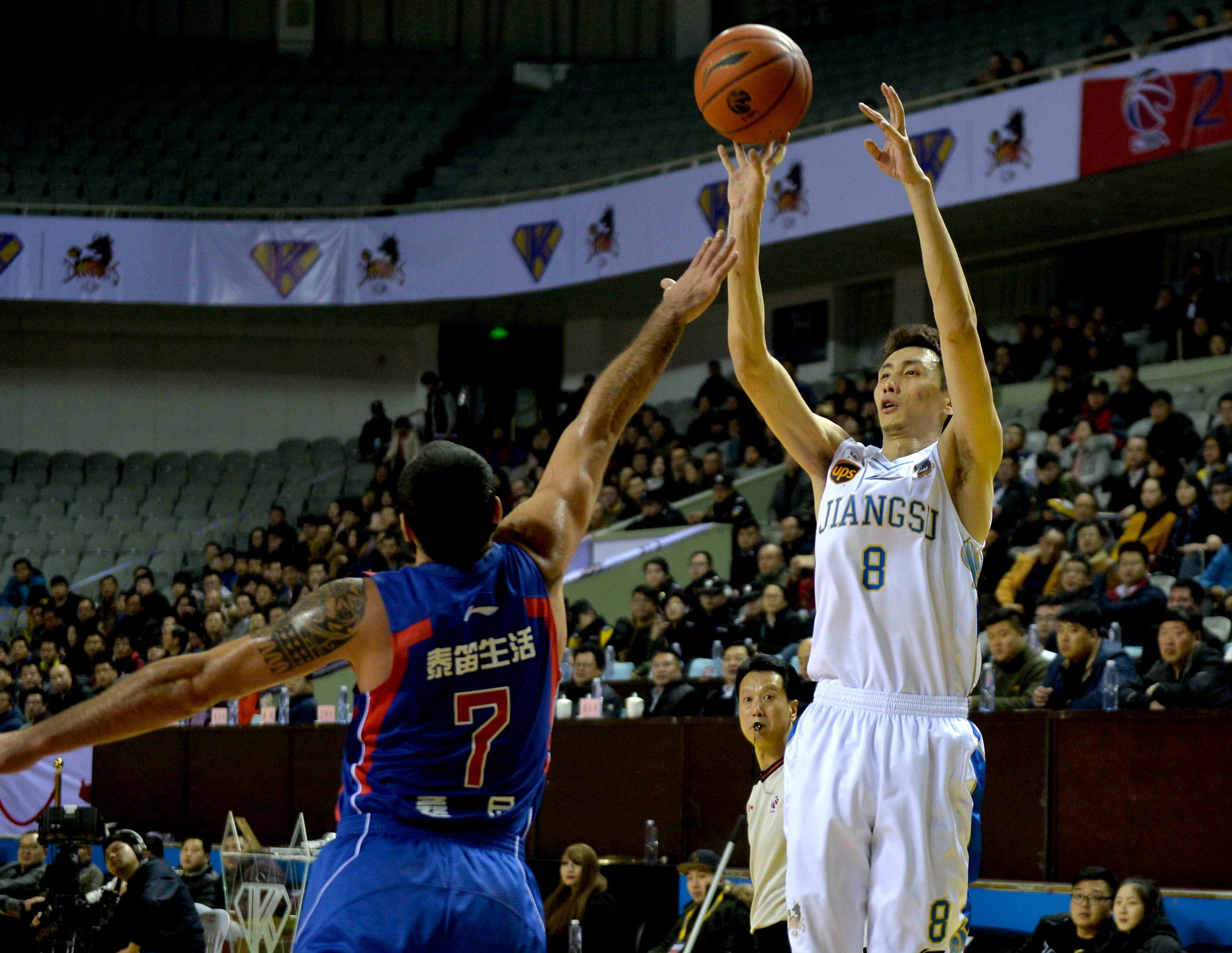 队深度和实 队深度和实